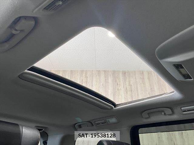 Nissan ELGRAND 2015-03 6682651-3