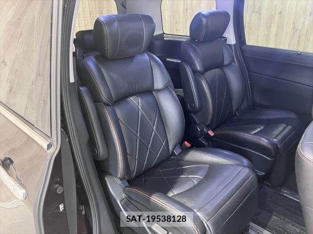 Nissan ELGRAND 2015-03 6682651-7