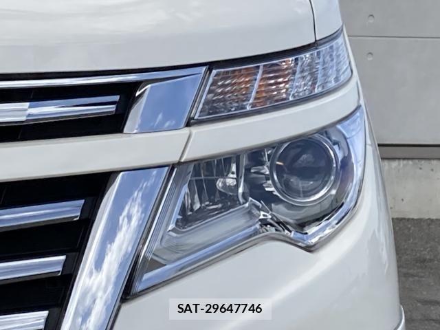 Nissan ELGRAND 2019-08 6682649-10