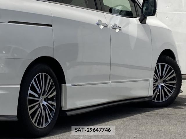 Nissan ELGRAND 2019-08 6682649-17