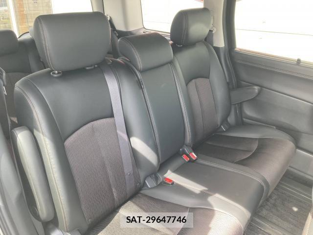 Nissan ELGRAND 2019-08 6682649-23