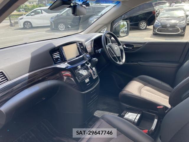 Nissan ELGRAND 2019-08 6682649-25