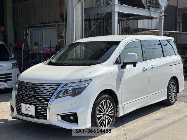 Nissan ELGRAND 2023-07 6691012-3