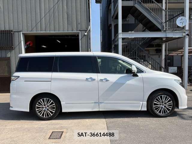 Nissan ELGRAND 2023-07 6691012-4