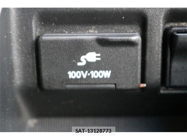 Nissan ELGRAND 2014-02 6751466-18