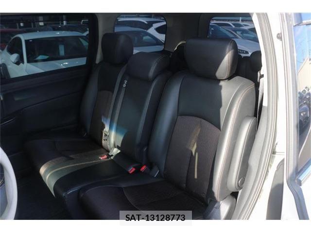 Nissan ELGRAND 2014-02 6751466-19