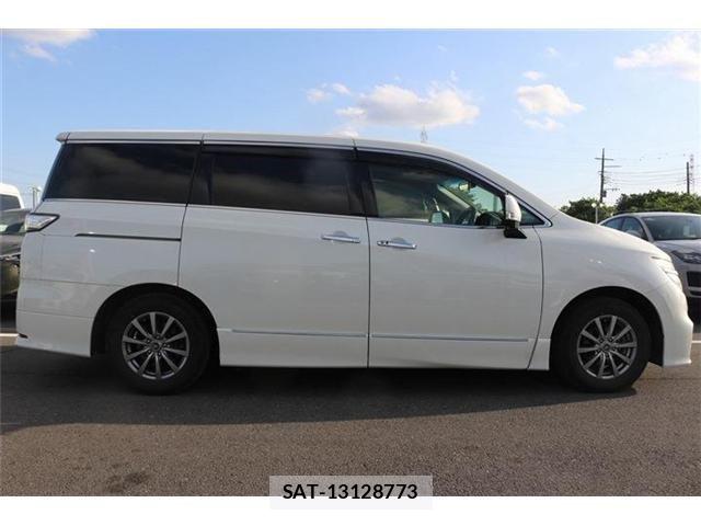 Nissan ELGRAND 2014-02 6751466-2