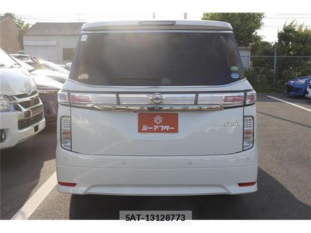 Nissan ELGRAND 2014-02 6751466-3