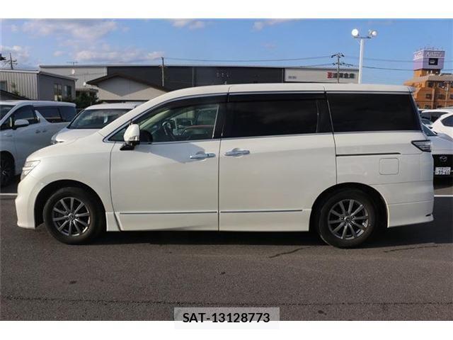 Nissan ELGRAND 2014-02 6751466-4