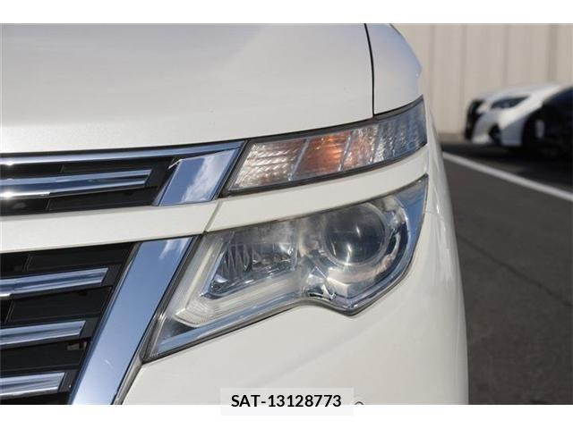 Nissan ELGRAND 2014-02 6751466-5