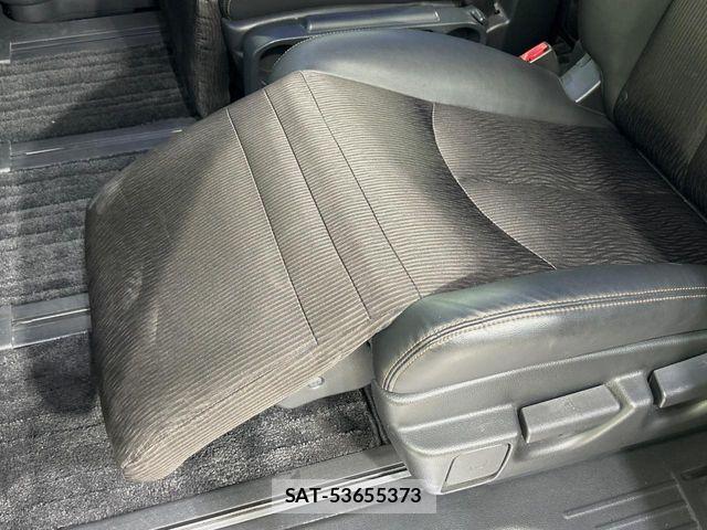Nissan ELGRAND 2016-10 6751454-4