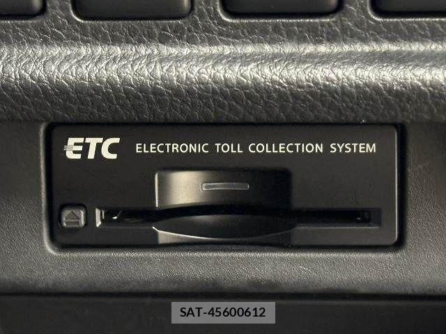Nissan ELGRAND 2020-05 6814833-11