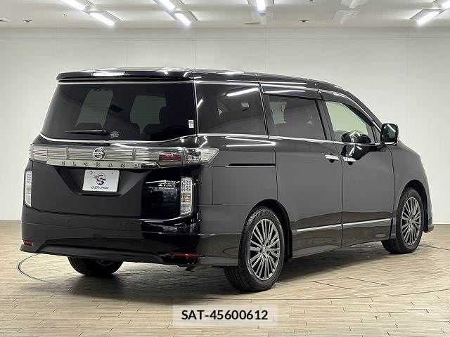 Nissan ELGRAND 2020-05 6814833-15