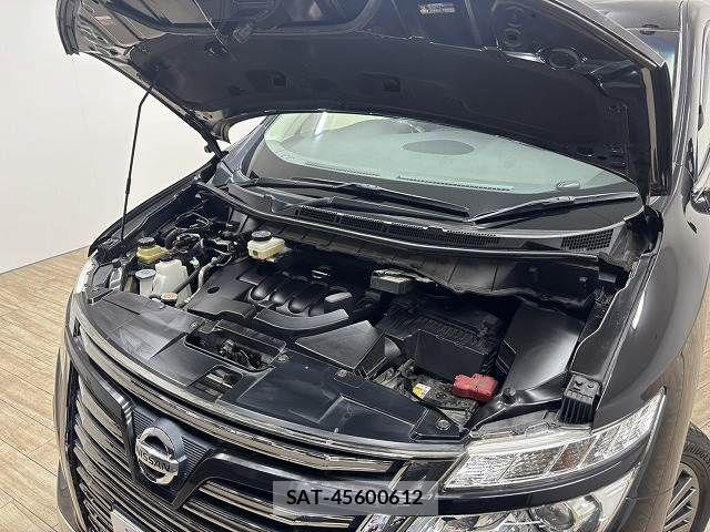 Nissan ELGRAND 2020-05 6814833-17