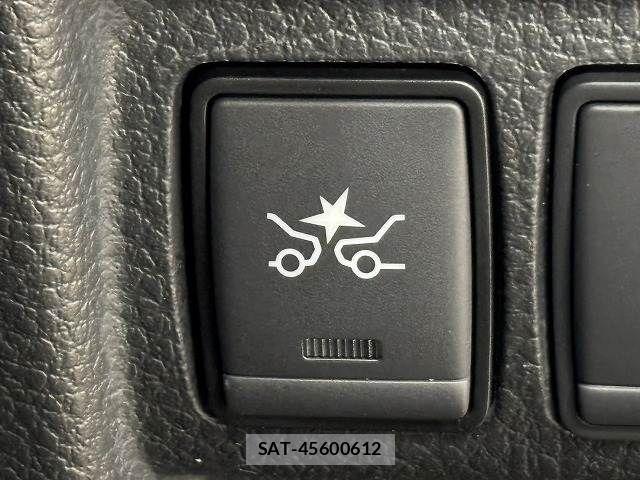 Nissan ELGRAND 2020-05 6814833-8