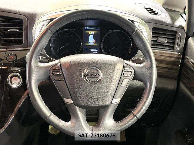 Nissan ELGRAND 2017-07 6814835-11
