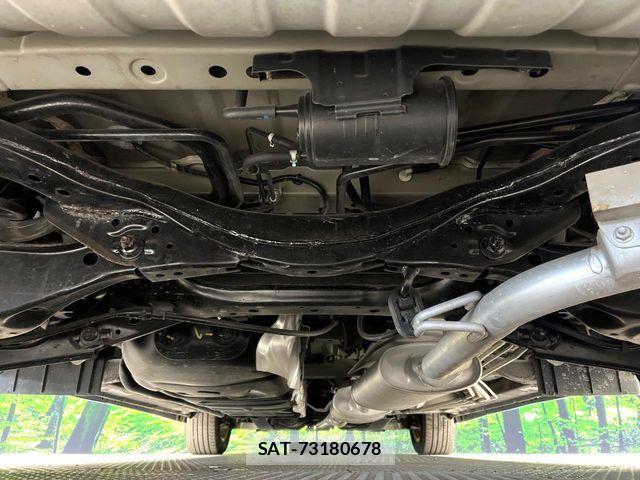 Nissan ELGRAND 2017-07 6814835-19