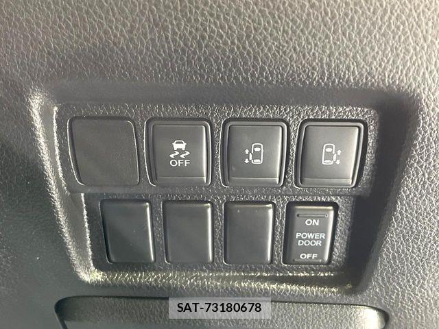 Nissan ELGRAND 2017-07 6814835-5