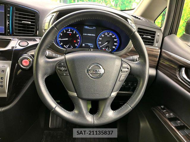 Nissan ELGRAND 2015-10 6814837-12