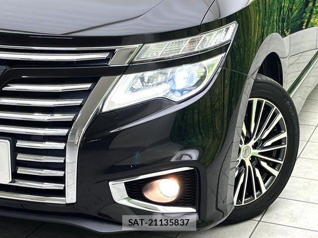 Nissan ELGRAND 2015-10 6814837-13