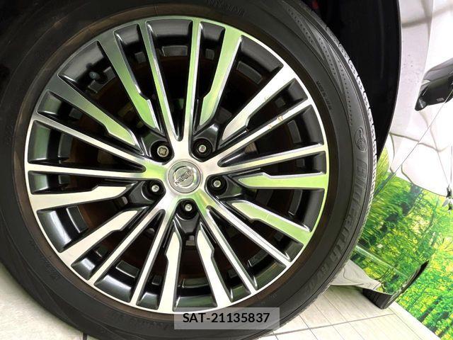 Nissan ELGRAND 2015-10 6814837-14