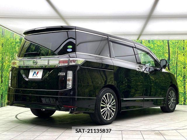 Nissan ELGRAND 2015-10 6814837-18