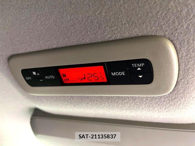 Nissan ELGRAND 2015-10 6814837-7