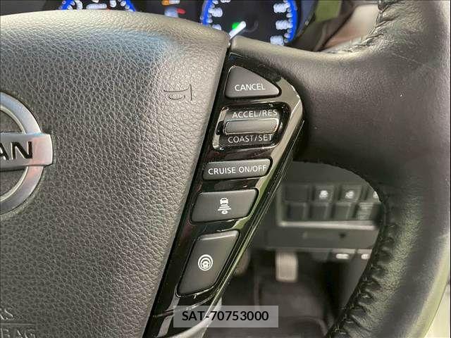 Nissan ELGRAND 2021-12 6814828-11