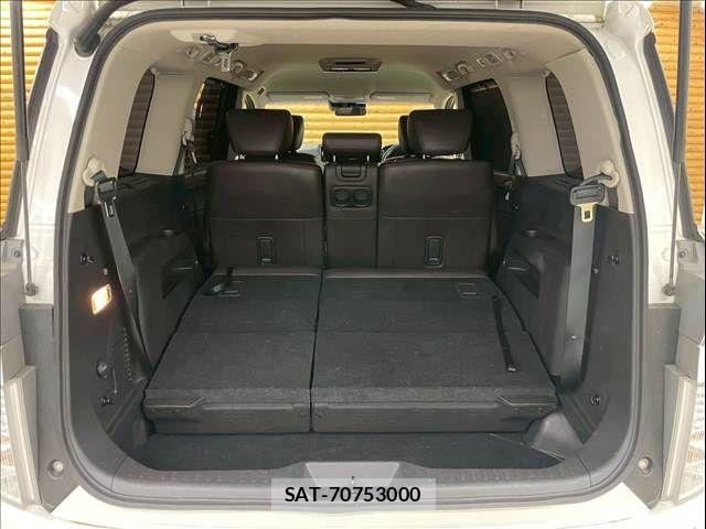 Nissan ELGRAND 2021-12 6814828-19
