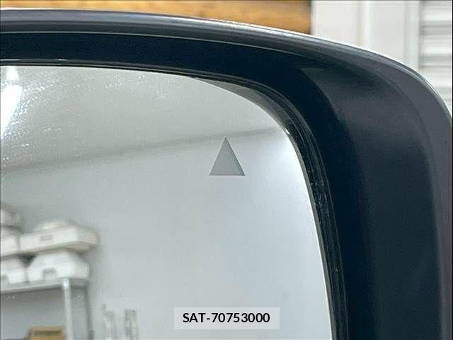 Nissan ELGRAND 2021-12 6814828-5