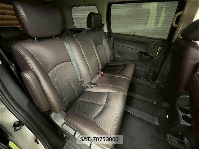 Nissan ELGRAND 2021-12 6814828-8