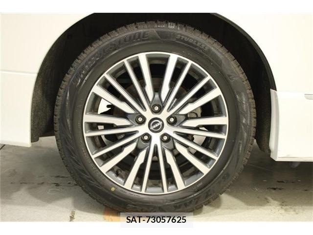 Nissan ELGRAND 2024-03 6904719-22