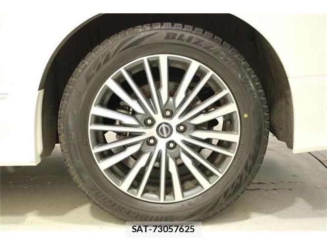 Nissan ELGRAND 2024-03 6904719-23