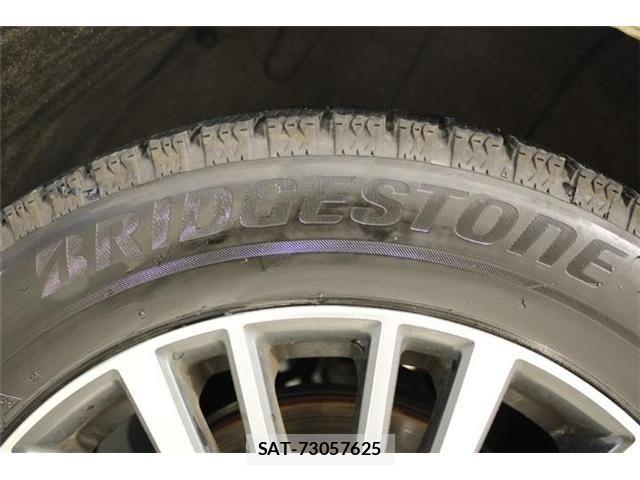 Nissan ELGRAND 2024-03 6904719-25