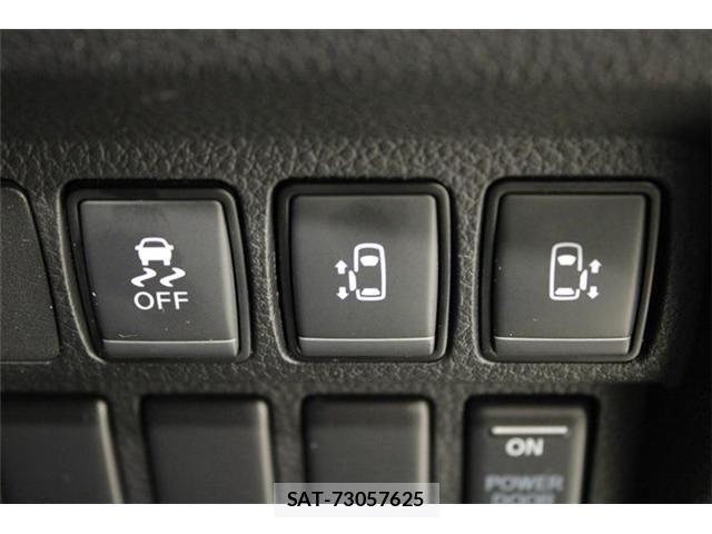 Nissan ELGRAND 2024-03 6904719-3