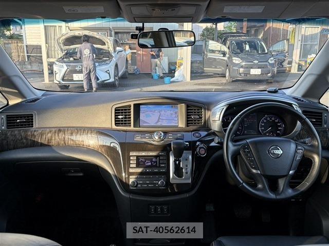 Nissan ELGRAND 2014-07 6904722-18