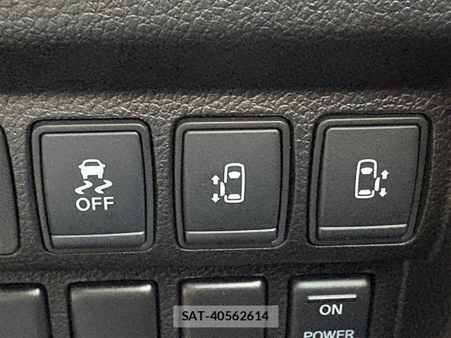 Nissan ELGRAND 2014-07 6904722-3