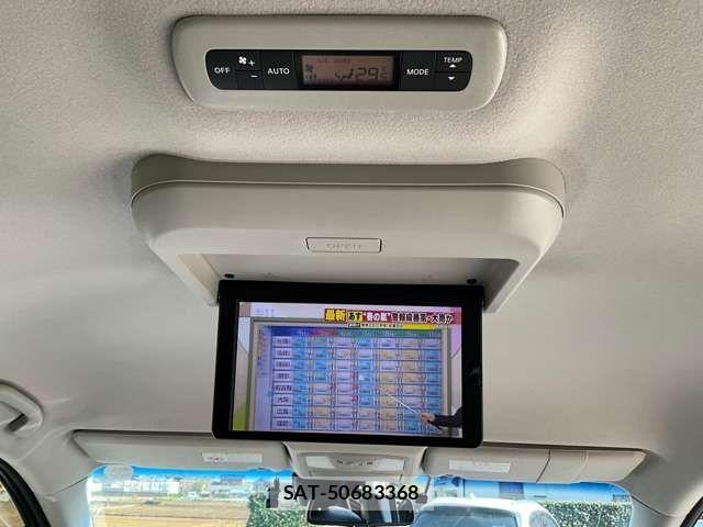 Nissan ELGRAND 2021-12 6904716-11