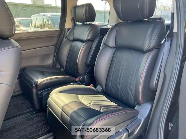 Nissan ELGRAND 2021-12 6904716-13