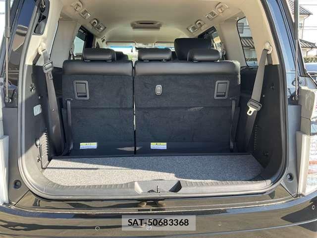 Nissan ELGRAND 2021-12 6904716-15