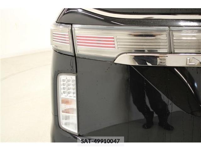 Nissan ELGRAND 2022-04 6904720-18