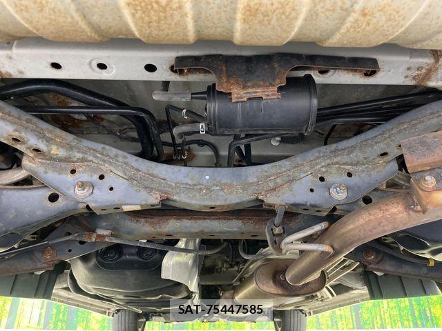 Nissan ELGRAND 2016-07 6904725-19