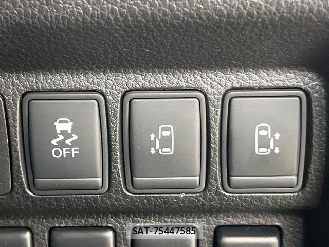 Nissan ELGRAND 2016-07 6904725-4