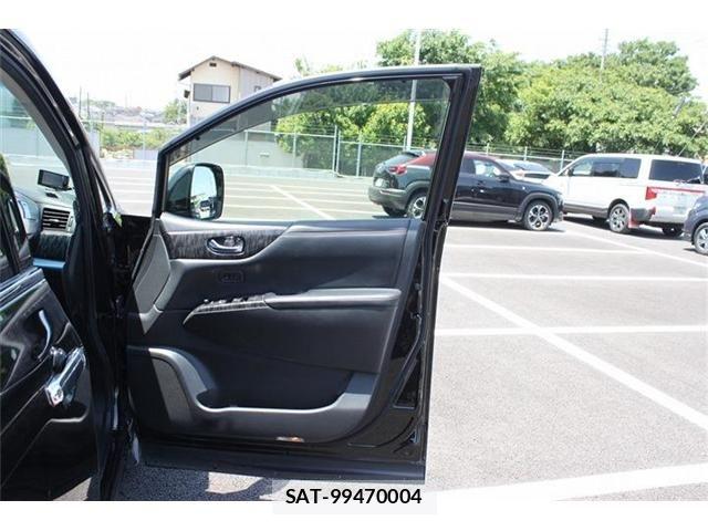 Nissan ELGRAND 2019-01 6993376-26