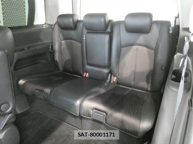 Nissan ELGRAND 2016-06 7020409-13