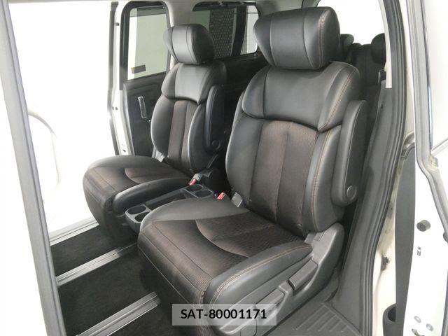 Nissan ELGRAND 2016-06 7020409-15