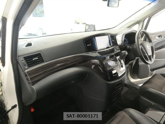 Nissan ELGRAND 2016-06 7020409-17