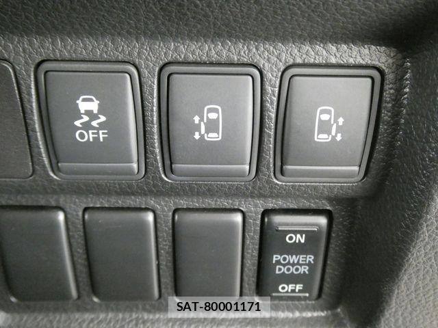 Nissan ELGRAND 2016-06 7020409-22