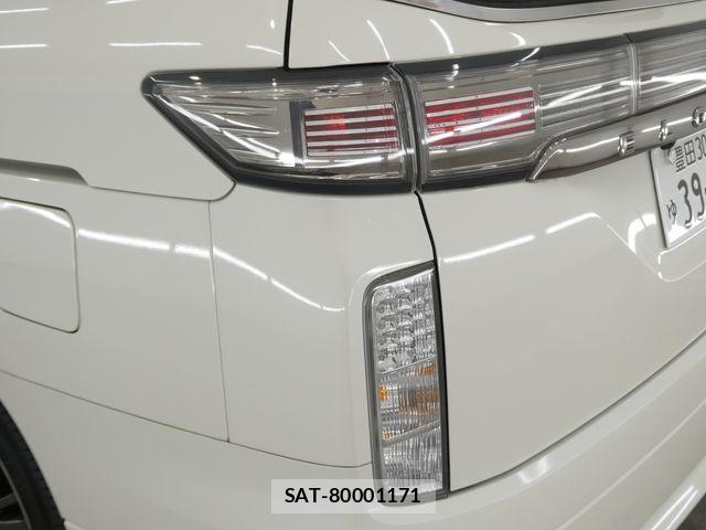 Nissan ELGRAND 2016-06 7020409-8