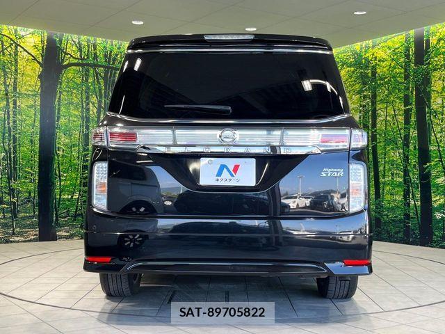 Nissan ELGRAND 2015-10 7058402-15